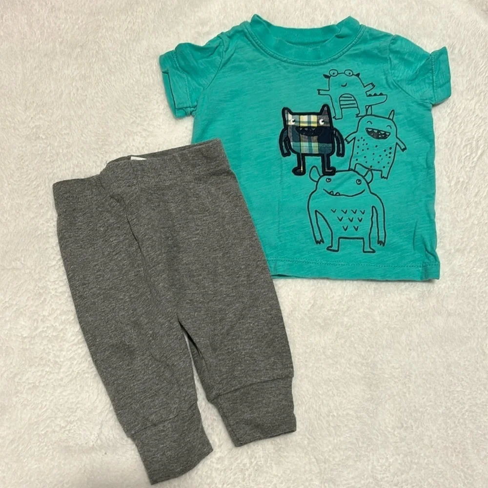 Carter’s baby 3 month outfit- short sleeve shirt and cute jogger gray sweatpants